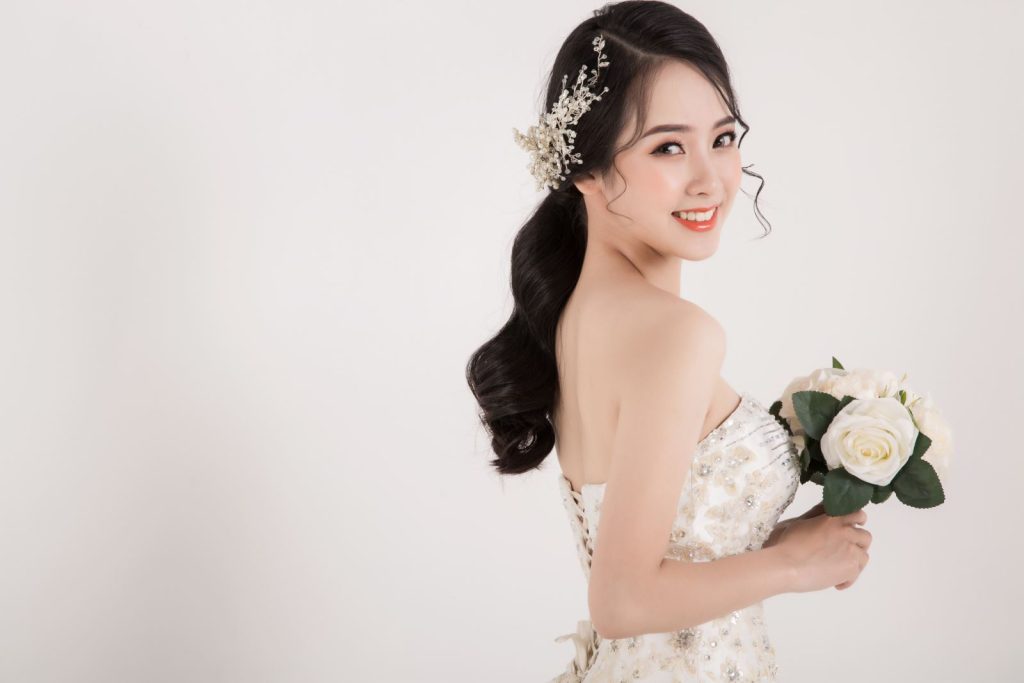 Gửi Em - cô gái tháng 3: Cô dâu mặc váy cưới xinh đẹp nhất đời Anh - Mai  Wedding - OECC